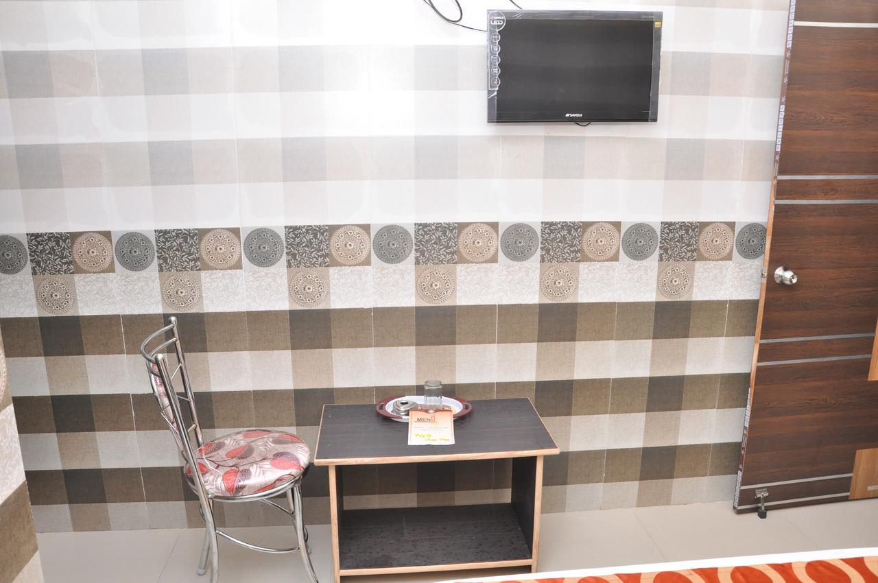 Addhuri Comforts Inn Mysore Ngoại thất bức ảnh