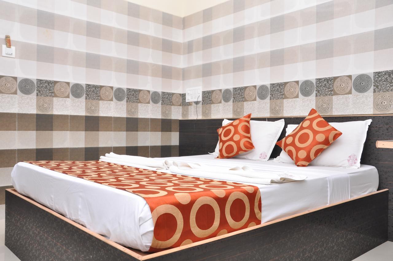 Addhuri Comforts Inn Mysore Ngoại thất bức ảnh